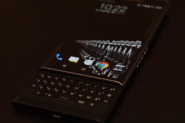BlackBerry chưa xác nhận về các điều khoản cấp phép cụ thể, nhưng trên website của mình, Onward Mobility sử dụng từ "smartphones" (số nhiều) thay vì "smartphone".
