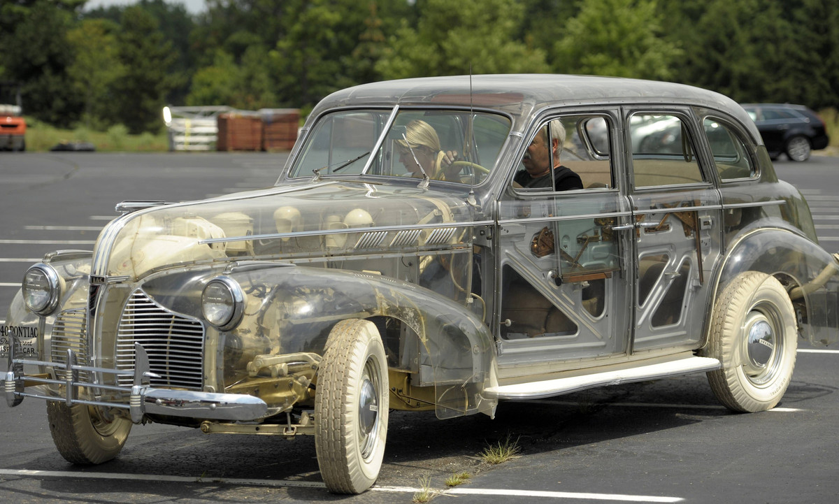 Năm 2011, chiếc xe Ghost Car đầu tiên được bán đấu giá thu về 308.000 USD, tương đương 7,12 tỷ đồng.