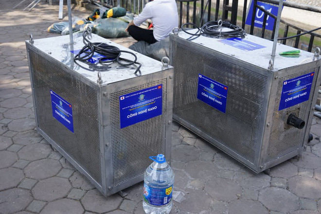 Việc kích hoạt các vi sinh vật tạo ra enzim điện ly lực phân tử nước, giải phóng oxy vô tận trong nước là điều kiện thuận lợi cho các loài như cá, thủy sinh trong nước phát triển tốt. Công nghệ nano phun trực tiếp bọt khi nano vào trong không khí và điều này giúp nồng độ oxy hòa tan cao, cá sẽ không bị chết hàng loạt.