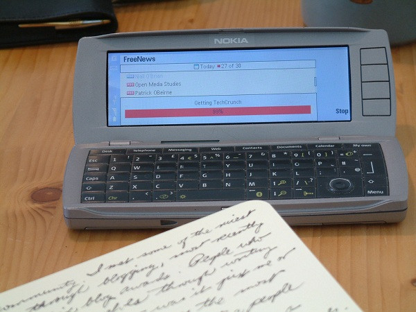 Nokia 9500 Communicator là một điện thoại thông minh Nokia được sản xuất vào năm 2004. Điều khiến chiếc điện thoại này đặc biệt là có hai màn hình - một màn hình bên trong đầy đủ chức năng với bàn phím QWERTY, và một màn hình hạn chế chức năng bên ngoài như những điện thoại thông thường khác.