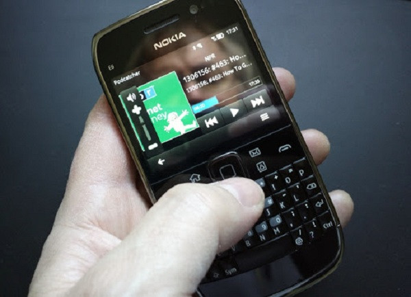 E6 là bản nâng cấp của Nokia E72 với hệ điều hành Symbian Anna. Tuy nhiên đây không phải là ý tưởng hoàn hảo khi E6 vẫn dùng bàn phím là chính còn Symbian Anna vốn trước đây chỉ dành cho các máy màn hình cảm ứng rộng.
