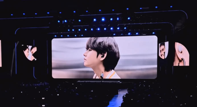 Gần đây nhất tại sự kiện Galaxy Unpacked 2020, Samsung đã chiếu ảnh mỹ nam V của nhóm nhạc đình đám Hàn Quốc BTS khiến người hâm mộ thích thú. Không lâu sau, hôm 19/2 Samsung công bố ký kết hợp tác mới với nhóm nhạc này để quảng bá cho điện thoại thông minh mới.