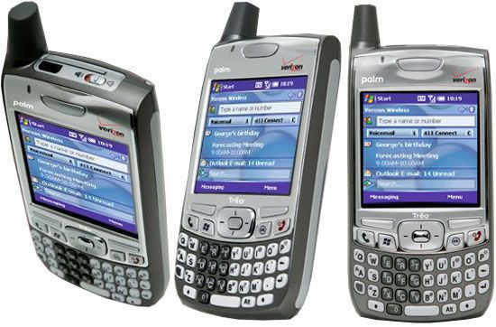 Chiếc smartphone Treo 700W chạy Windows Mobile, một chiếc điện thoại hợp nhất giữa Microsoft và Palm thiếu vắng hầu hết những điểm nhấn về mặt phần mềm khiến nó trở thành chiếc máy vô hồn.