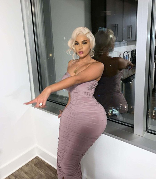  Màn lạm dụng photoshop quá đà bị bóc mẽ qua cửa kính.