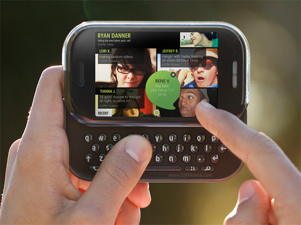 Sau khi khai tử Kin vào tháng 6/2010, Verizon đã hồi sinh bản mới vào tháng 11 cùng năm. Về mặt kỹ thuật, đây là Kin ONEm và TWOm và chúng không phải là điện thoại thông minh, nhà mạng đã quyết định loại bỏ tích hợp mạng xã hội và hạn chế phát nhạc Zune Pass chỉ qua Wi-Fi.