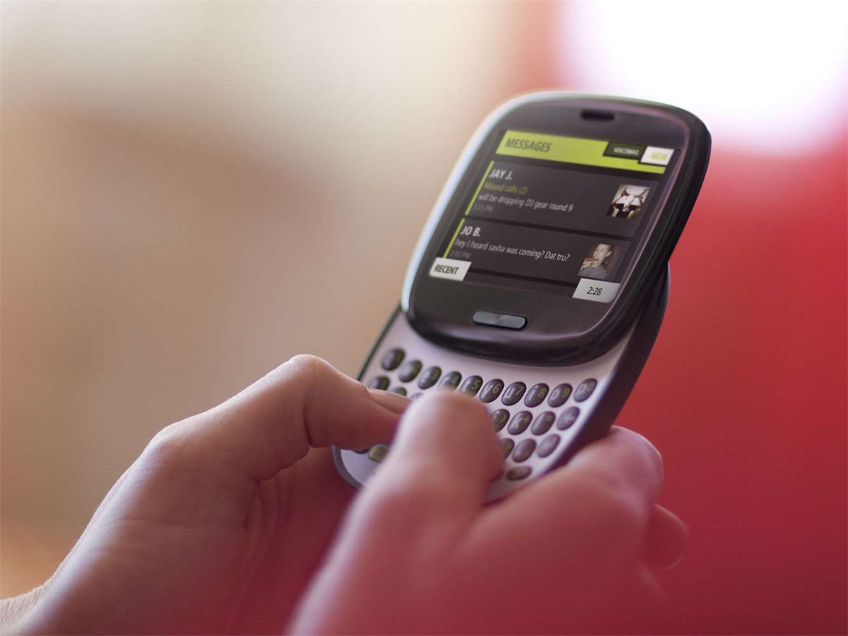 Trước khi điện thoại Kin bị khai tử, nó cũng sở hữu một trong những tính năng tuyệt vời được yêu thích là Kin Studio. Cho phép ảnh, video và thậm chí cả tin nhắn của bạn sẽ đồng bộ hóa với dịch vụ đám mây để bạn có thể truy cập chúng thông qua trình duyệt trên máy tính.