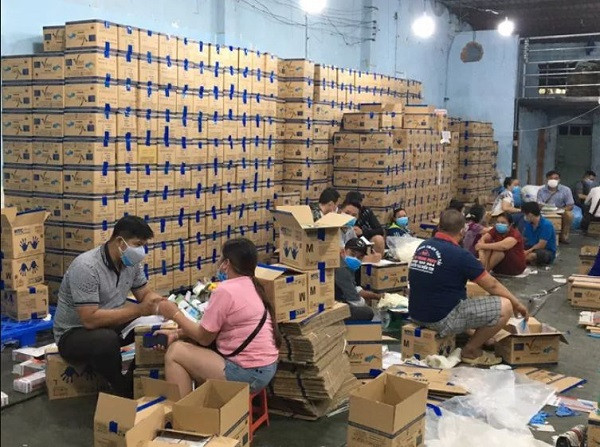 Đây là đường dây làm giả găng tay y tế quy mô lớn từ trước đến nay