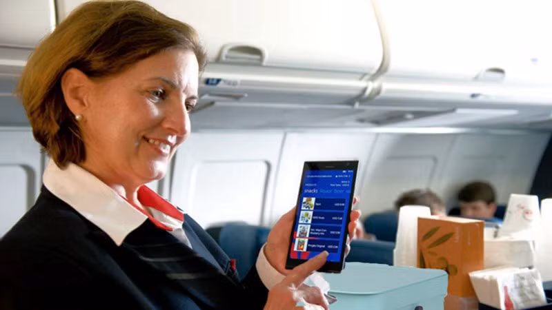 Việc cấm sử dụng điện thoại khi cất cánh hay hạ cánh thường áp dụng cho hành khách, trong khi tiếp viên vẫn có thể sử dụng.