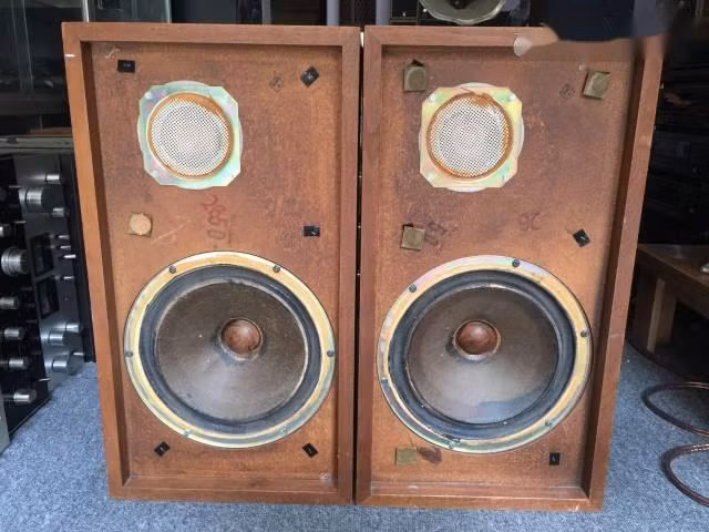 Kể từ ra đời cho đến khi bị khai tử, loa KLH 6 luôn đứng trong top đầu bảng doanh thu của nhà sản xuất. KLH 6 phổ biến nhất trong giai đoạn 1970 - 1980, sở hữu chất lượng âm thanh cực tốt.