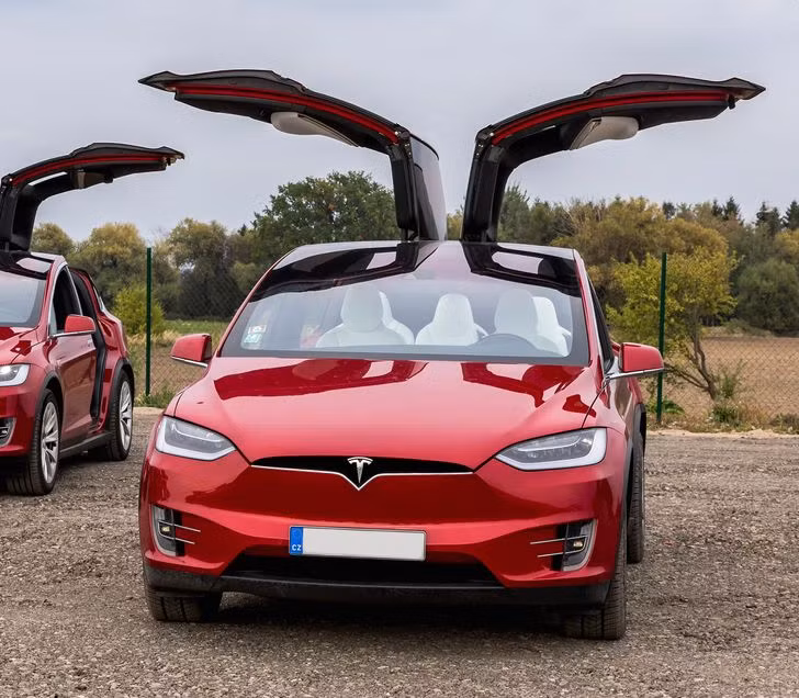 Edison phát minh ra loại pin niken-sắt có hiệu suất cao, bền bỉ sử dụng dung dịch kiềm làm chất điện phân, và vào năm 1910 đã bắt đầu sản xuất nó. Ắc quy kiềm của Edison đã được sử dụng trong đèn, tàu hỏa và tàu ngầm và biến thành sản phẩm thành công nhất của sự nghiệp Edison sau này. Thợ hàn trở nên nổi tiếng vì những phát minh nhảm nhí | VTC14