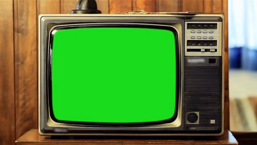 Khi được cho biết TV là nguyên nhân khiến Internet cả làng gián đoạn, cụ ông và cụ bà đã đồng ý tắt chiếc TV và không bao giờ sử dụng lại. Từ đó, tình trạng gián đoạn Internet bí ẩn tại ngôi làng vào 7h sáng cũng không còn xảy ra.