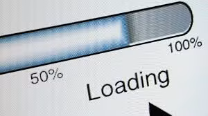 Người dân trong làng đều cảm thấy bối rối vì sự cố liên tục xảy ra, cho đến khi các kĩ sư sử dụng đến thiết bị giám sát đặc biệt. Cuối cùng đã xác định được lý do ngôi làng mất internet đến từ món đồ cổ chẳng ai ngờ: một chiếc TV.