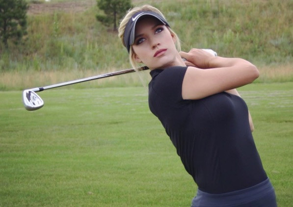 Sự việc này từng khiến Spiranac bị trầm cảm nặng. Cô phải rời xa sân golf, tránh tiếp xúc với mọi người một thời gian dài để vượt qua được ồn ào không đáng có này.