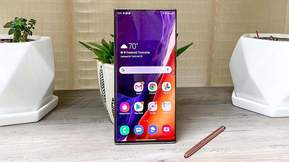 Samsung Galaxy Note 20 Ultra mới trình làng ngày 5/8 được PhoneArena bình chọn là smartphone Android có bút cảm ứng tốt nhất. Bút S-Pen trên Galaxy Note 20 Ultra được cho là có nhiều nâng cấp đáng giá, mang lại trải nghiệm viết như trên giấy với độ trễ 9 ms.