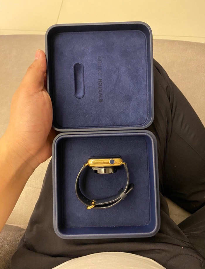 Mới đây, một nguồn tin rò rỉ cho hay, dòng Apple Watch Series 6 ra mắt trong thời gian tới của Apple có thể sẽ có thêm phiên bản Watch Edition bằng vàng cực sang chảnh. Thông tin này được leaker @L0vetodream chia sẻ trong một bài đăng trên Twitter.