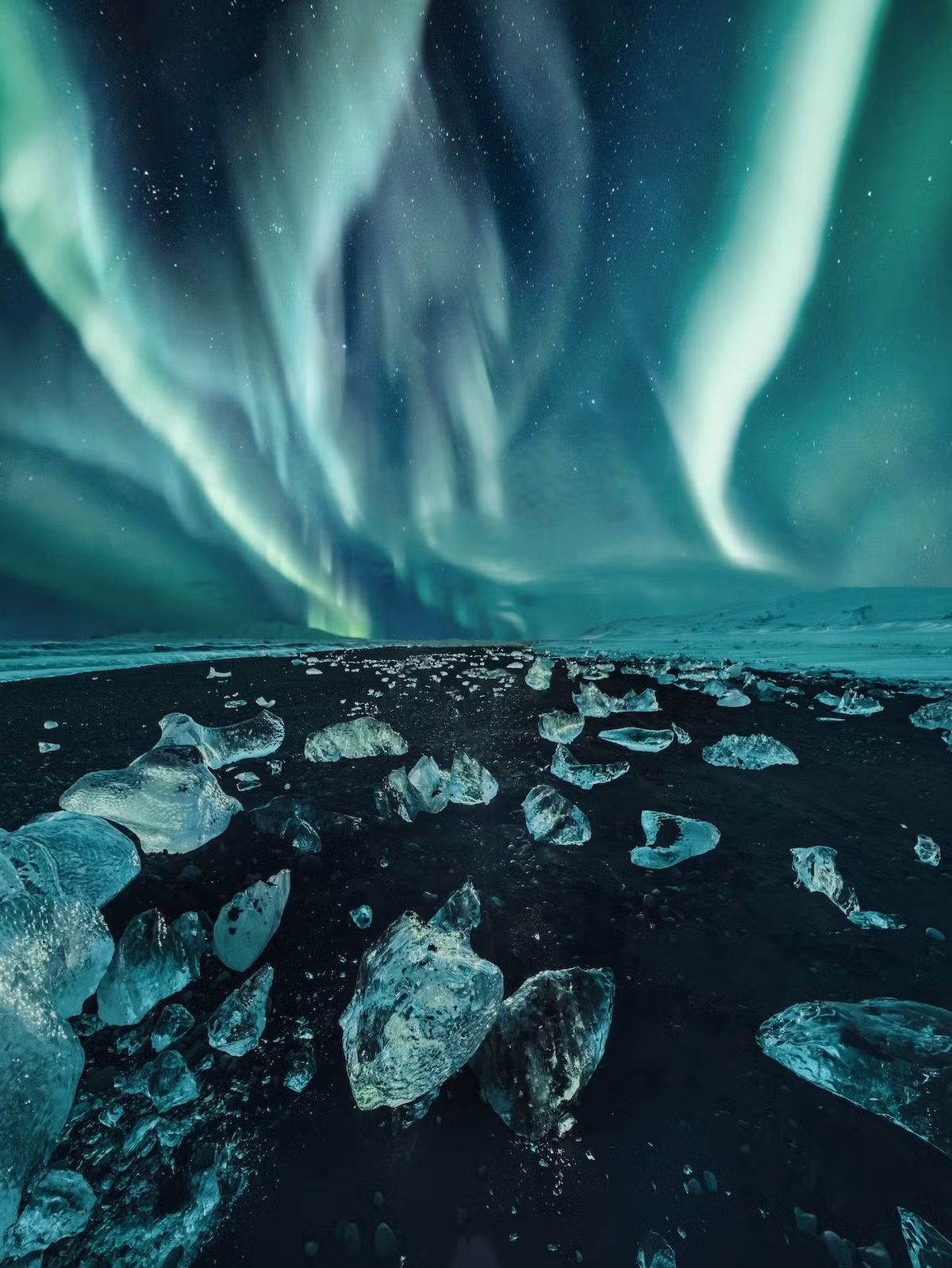 Thể loại nhiếp ảnh này đã cách mạng hóa lĩnh vực nghiên cứu thiên văn chuyên nghiệp bởi nó cho phép các nhà khoa học phát hiện mới được hàng triệu ngôi sao và tinh vân mà trước đây không thể quan sát được bằng mắt thường.