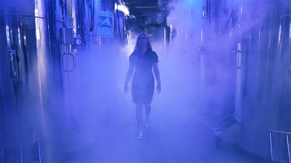 Theo Alcor, cách tốt nhất để bảo quản cơ thể người là trải qua quá trình ''thủy tinh hóa''. Quá trình này rút máu và chất dịch từ tế bào cơ thể ra ngoài rồi thay thế bằng một loại chất chống đông sử dụng trong y tế để cơ thể rơi vào trạng thái giống như thủy tinh, chứ không phải là đông cứng.