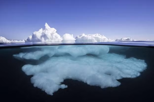 Độ sâu của Bắc Cực: Vùng cực Bắc của Bắc Băng Dương có độ sâu đo được là khoảng 4.000m.