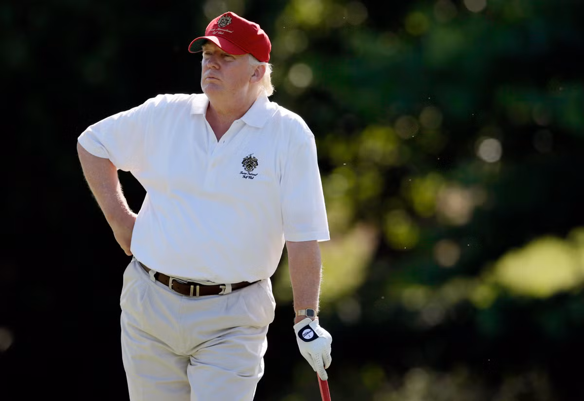 Niềm đam mê với golf của Donald Trump là điều không thể bàn cãi, kỹ thuật chơi golf của ông còn rất điêu luyện. Thậm chí Trump được đánh giá là vị tỷ phú có khả năng chơi golf giỏi nhất trong các đời tổng thống Mỹ.