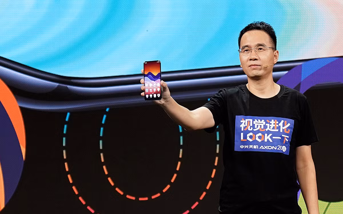 ZTE đã "nhanh chân" giới thiệu sản phẩm smartphone camera ẩn dưới màn hình chỉ một ngày sau khi Xiaomi và VinSmart tung video hé lộ mẫu điện thoại mới với công nghệ chưa từng có này.