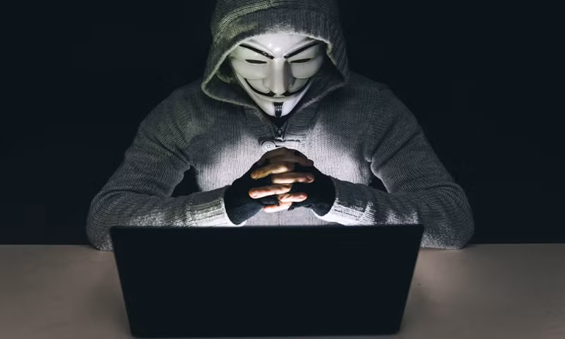 Thế nhưng ít ai biết rằng đằng sau vẻ nguy hiểm hay tiêu cực thường thấy, Anonymous cũng có những góc khuất đôi khi khiến người ta phải bật cười vì hài hước.