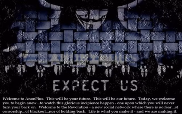 Trong số những góc khuất ít người biết về Anonymous, có cả câu chuyện liên quan đến mạng xã hội riêng của nhóm này. Sau khi bị Google xóa tài khoản Google của mình, Anonymous đã ''cay cú'' và khiến cả thế giới bất ngờ khi tuyên bố sẽ tự phát triển mạng xã hội riêng có tên Anonplus.