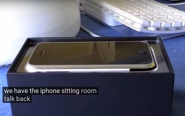 Trên trang web bán đấu giá eBay, một chiếc iPhone 2G Full box có giá không dưới 5.000 USD (hơn 111 triệu đồng). Thậm chí, có những mẫu còn có giá khởi điểm 25.000 USD (hơn 556 triệu đồng) chưa tính tiền vận chuyển.