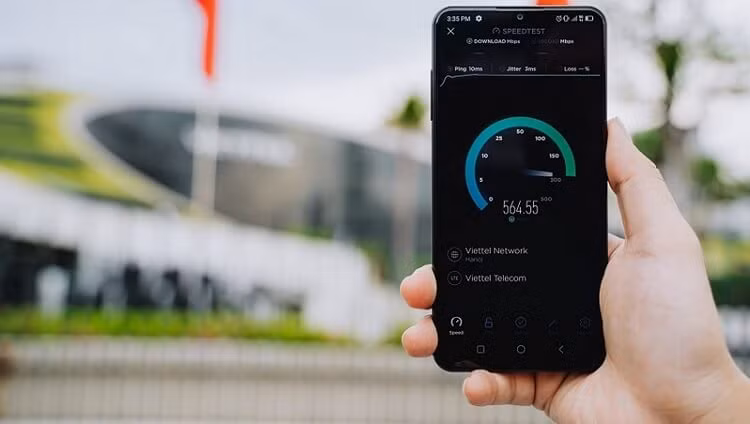 Tuy nhiên một khi những sản phẩm mới ra mắt, smartphone từng gây sốt trước đó của Vsmart dường như không để lại nhiều tiếng vang hay bị lãng quên nhanh chóng. Liệu có thể đơn giản chỉ là do các đời máy của Vinsmart quá khó nhớ tên?