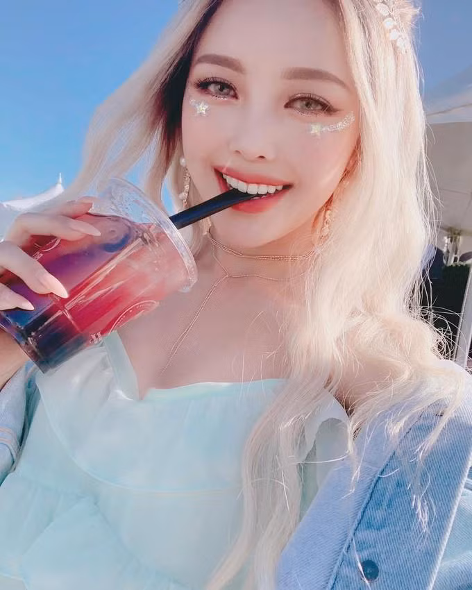 Bắt đầu sự nghiệp vlogger từ rất sớm, Pony trở thành nhân vật ăn khách nhất trên Youtube, sở hữu cho mình một lượng fan vô cùng hùng hậu. Tính đến hiện tại, tài khoản Youtube của cô đã có tới 5,76 triệu subcribers với tổng view lên tới hàng trăm triệu.