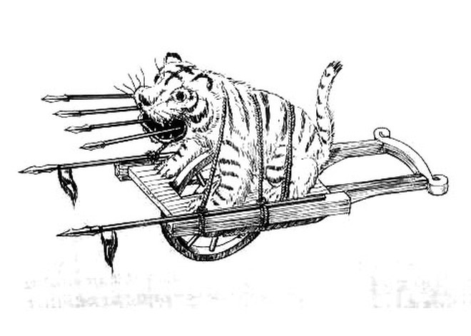 Tên lửa lúc bấy giờ được chế tạo bằng cách đốt cháy thuốc súng để tạo ra phản lực cần thiết. Người xưa thường nhồi thuốc súng trong một cuộn giấy, gắn vào một mũi tên và sau đó người ta dùng nó để bắn về phía kẻ địch khi giao chiến.