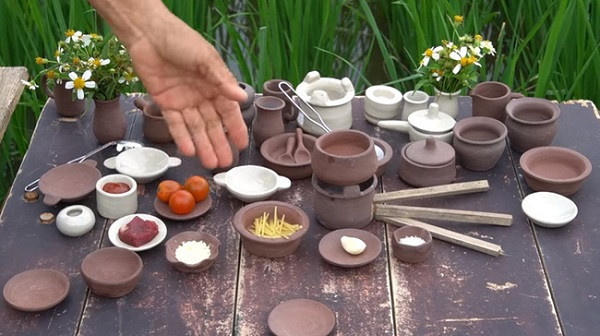 Sóng gió chưa qua, Bà Tân Vlog lại bị “soi” nấu ăn bằng chất nguy hiểm - Hình 2 Song gio chua qua, Ba Tan Vlog lai bi “soi” nau an bang chat nguy hiem-Hinh-2