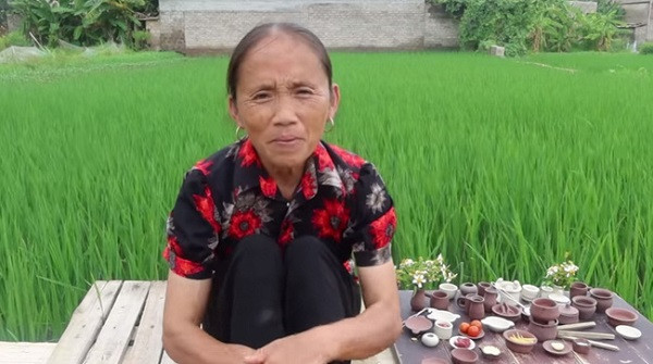 Song gio chua qua, Ba Tan Vlog lai bi “soi” nau an bang chat nguy hiem