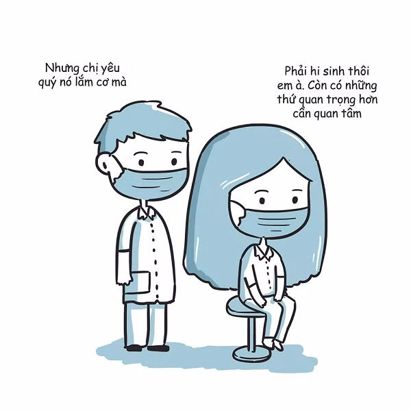 Thế nhưng những nữ y tá, bác sĩ tại bệnh viện phổi Đà Nẵng đã sẵn sàng hy sinh mái tóc của mình để tham gia vào tuyến đầu của trận chiến chống COVID-19.