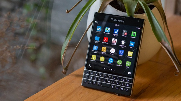 Blackberry Passport được bán với mức giá hơn 15 triệu đồng khi ra mắt.