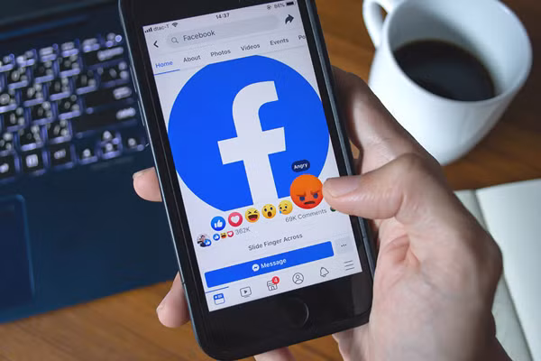 Facebook nói với người dùng số điện thoại của họ được sử dụng cho mục đích bảo mật, thực ra, những dữ liệu này đã bị sử dụng vào mục đích quảng cáo. Kết quả là, Facebook đã phải chịu án phạt tới 5 tỉ USD, lớn nhất trong lịch sử các án phạt làng công nghệ Mỹ từng chứng kiến.