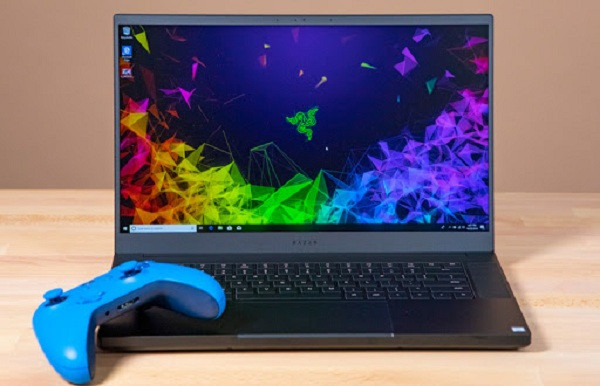 Theo Digital Trends, Razer Blade 15 là chiếc laptop tốt nhất năm 2020 dành cho các game thủ. ''Nhỏ nhưng có võ'', tuy thiết kế gọn nhẹ nhưng cấu hình và tính năng của Razer Blade 15 thật sự khủng khiếp.