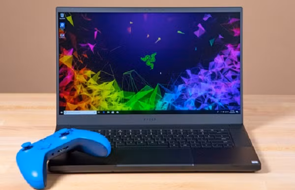 Theo Digital Trends, Razer Blade 15 là chiếc laptop tốt nhất năm 2020 dành cho các game thủ. ''Nhỏ nhưng có võ'', tuy thiết kế gọn nhẹ nhưng cấu hình và tính năng của Razer Blade 15 thật sự khủng khiếp.