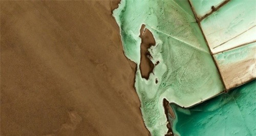 Vùng Guerrero Negro thuộc bang Baja California Sur của Mexico, cạnh đó là một đầm phá nơi chứng kiến sự di cư của cá voi xám vào một thời gian định kỳ mỗi năm.