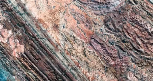 Thị trấn Andamooka hẻo lánh của nước Úc vốn nổi tiếng với các mỏ khai thác đá, nằm cách 600 km so với Adelaide. Đây là địa hình của toàn thị trấn nhìn từ trên cao.