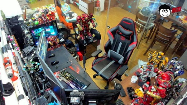 Ngôi nhà mới cùng căn phòng stream được đầu tư công phu khác xa so với phòng stream cũ của Độ Mixi.