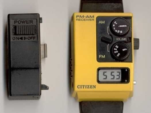 Cách đây gần 40 năm, người ta đã có thể nghe được cả đài AM và FM bằng chiếc đồng hồ Radio Watch của hãng Citizen.