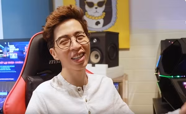 ''Tôi luôn mang đến bài học gì đó cho người xem livestream, làm thành kênh stream bổ ích'', đó là châm ngôn của ViruSs khi được hỏi về lý do anh làm streamer.