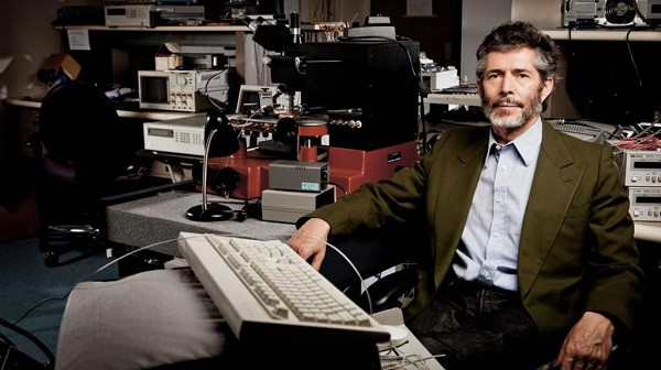 David Cheriton, nhà đầu tư nổi tiếng của Google, có tài sản khoảng 3 tỷ USD nhưng thứ giá trị nhất mà ông sắm là chiếc Honda Odyssey khoảng 33,000 USD (hơn 600 triệu). Sở thích của David Cheriton là chi tiêu khiêm tốn.
