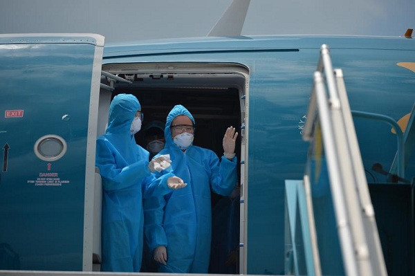 Chuyến bay hạ cánh an toàn tại cảng hàng không quốc tế Nội Bài vào trưa nay ngày 12/8.