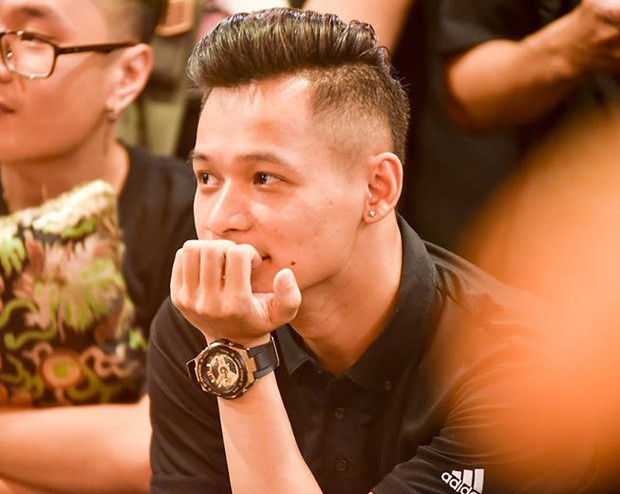 Độ Mixi là một trong những streamer hot nhất Việt Nam hiện tại, sở hữu lượng fan khủng cùng khối tài sản khiến nhiều người trong nghề mơ ước. Mặc cho Độ Mixi luôn miệng nhận ''lương tháng 7,8 triệu'', fan vẫn tin rằng thu nhập của anh thực tế gấp rất nhiều lần con số ấy.