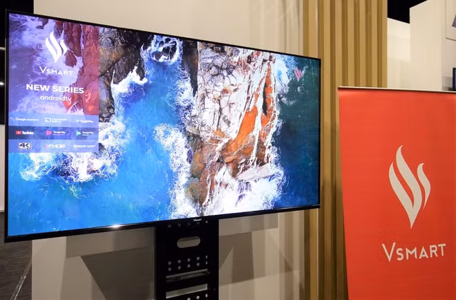 Không chỉ những chiếc tivi ngoại nhập mới được ưa chuộng, hiện nay TV make in Việt Nam ngày càng chiếm được cảm tình của người tiêu dùng với mức giá phải chăng đi kèm với chất lượng. Nhắc đến thương hiệu TV Việt, mới đây nhất người dùng biết đến Vsmart.