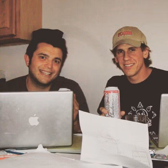 Được Google thâu tóm vào năm 2005, Dodgeball là dịch vụ cho phép người dùng check-in các địa điểm bằng tin nhắn văn bản. Tuy nhiên Google sau đó bị những nhà sáng lập tố ''không dành nhiều sự chú ý cho Dodgeball như những gì nó xứng đáng''.