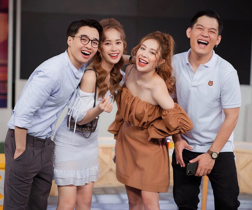 Sự bùng nổ của mạng xã hội TikTok gần đây đã cho ''ra đời'' loạt nhân vật hot được dân mạng theo dõi nhiệt tình, trong số đó không thể không kể đến nhóm bạn của Tun Phạm - Long Chun. Hội bạn thân TikToker triệu view này dù nổi tiếng chưa lâu nhưng cứ hễ xuất hiện là khiến fan được dịp cười nghiêng ngả.