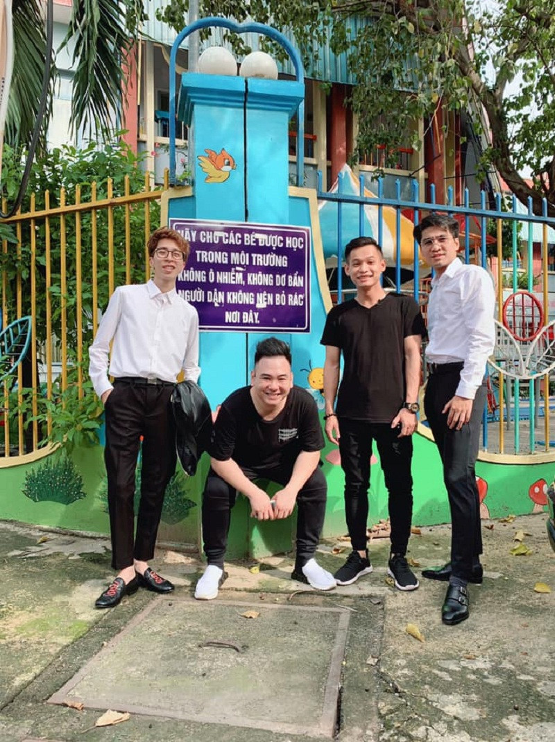 Không chỉ từng là những game thủ, streamer đình đám, 4 anh chàng này còn sở hữu kênh Youtube với lượt theo dõi và lượt xem cao ngất ngưởng.