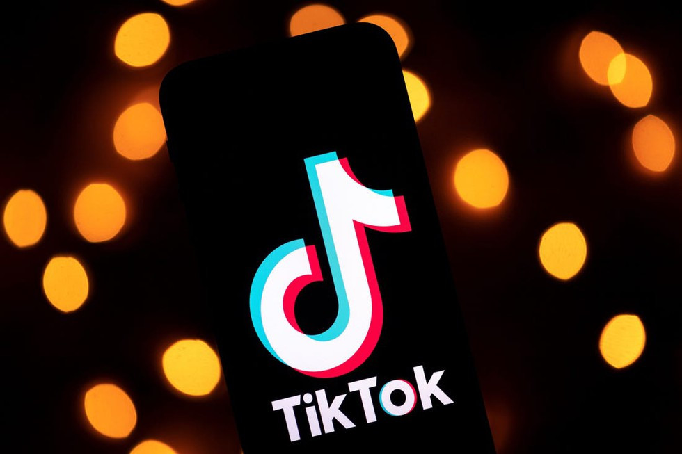 Theo Reuters, TikTok vẫn có thể lách qua khe cửa hẹp để được "sống" tại Mỹ nếu như chủ sở hữu ByteDance kịp thời đạt thỏa thuận để tạo ra công ty mới tại Mỹ với Oracle.